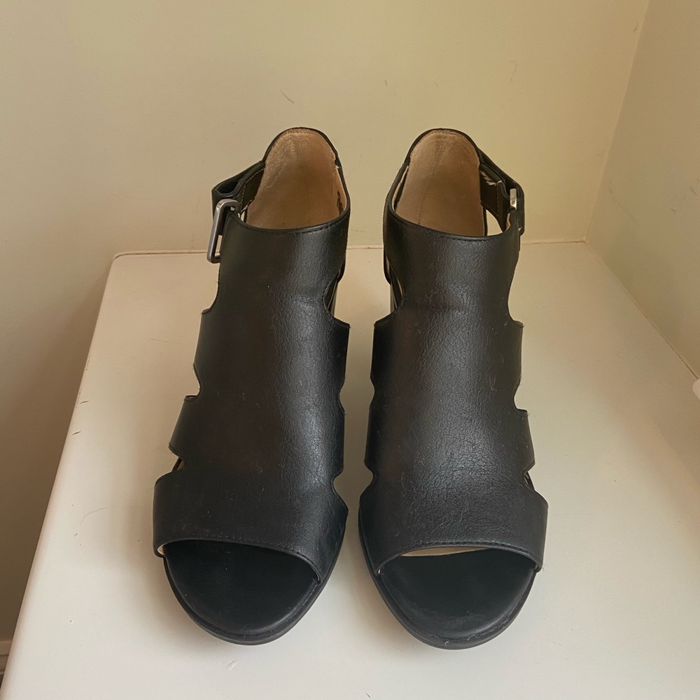 Naturalizer N5 comfort black heels size 7